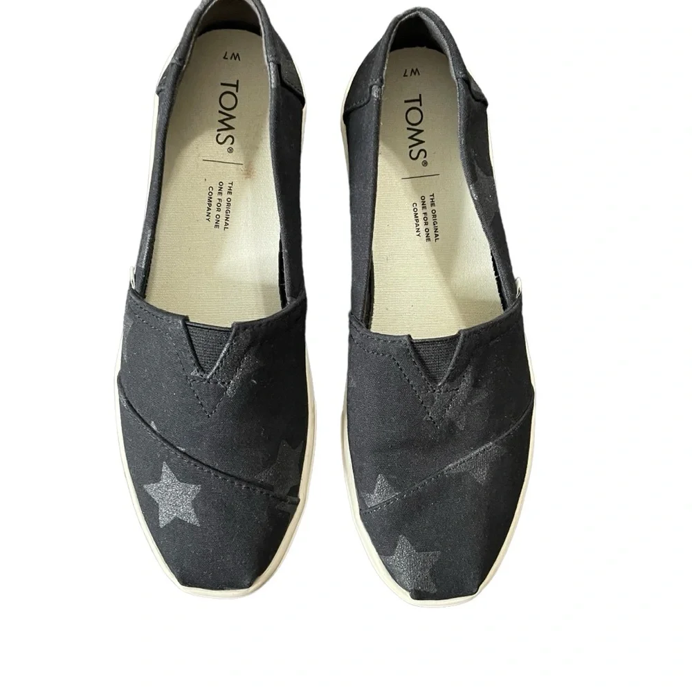 TOMS Shoes Size 7 women